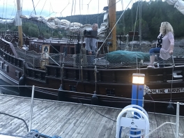 Caroline-Augusta-w-Helga-Jan